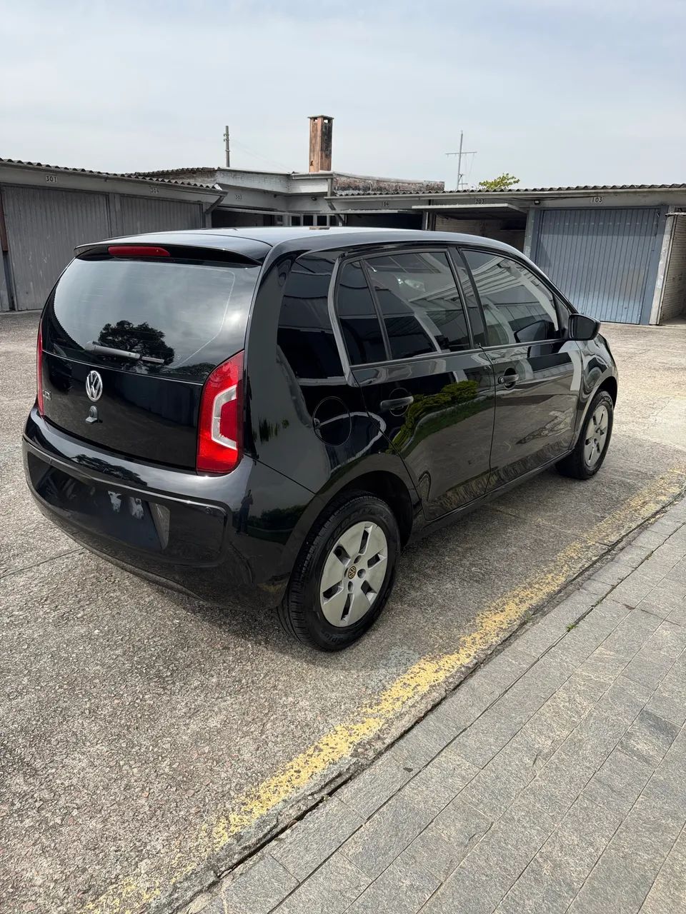 Volkswagen Up! Take 1.0 Total Flex 12V 5P 2015 - Foto 3