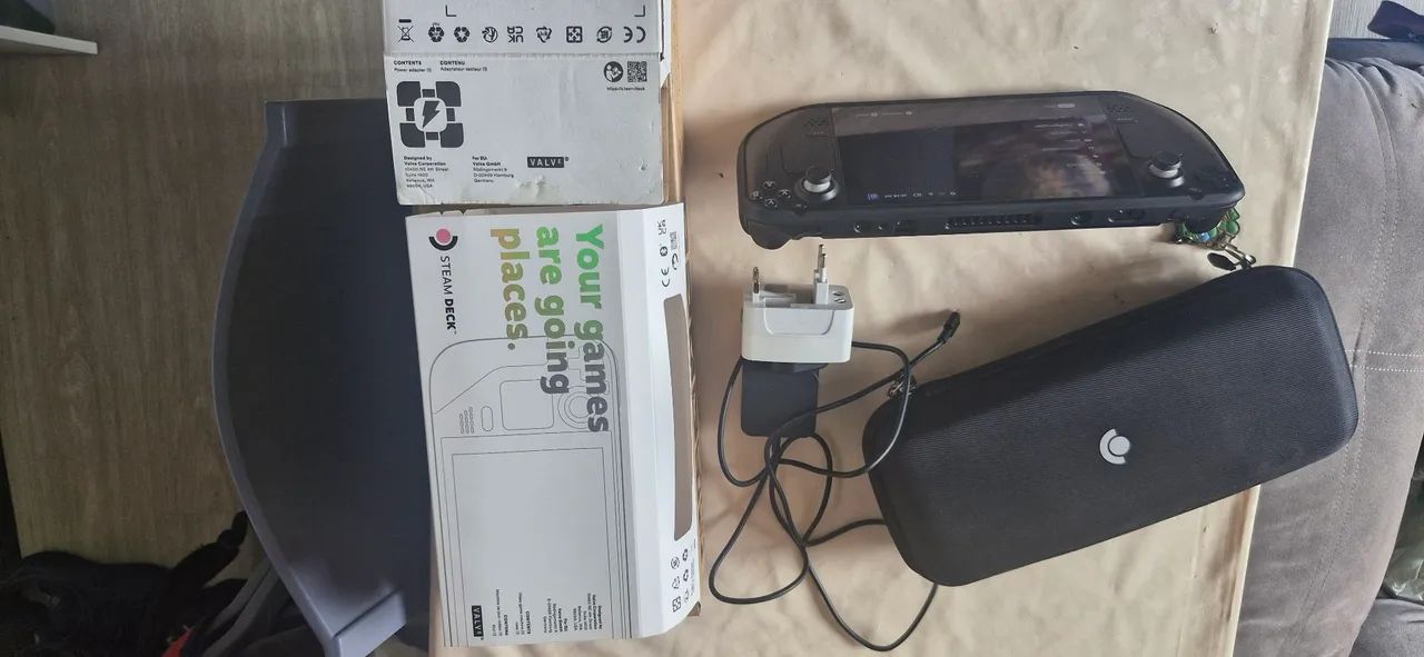 Steam Deck 256GB LCD(本体・ケース・ 充電器)※外箱なし Steam Deck 256GB LCD + Acessórios - Consoles de Vídeo Game