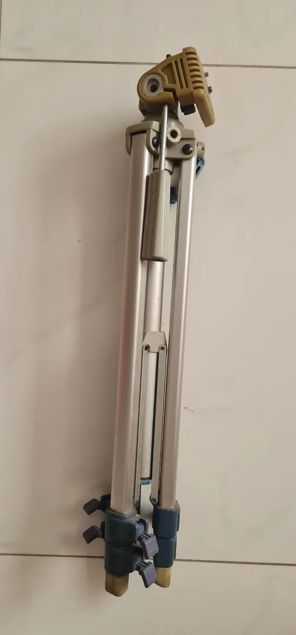 Tripé Profissional Para Celular Câmera ou Filmadora 120 cm Alumínio - Foto 4