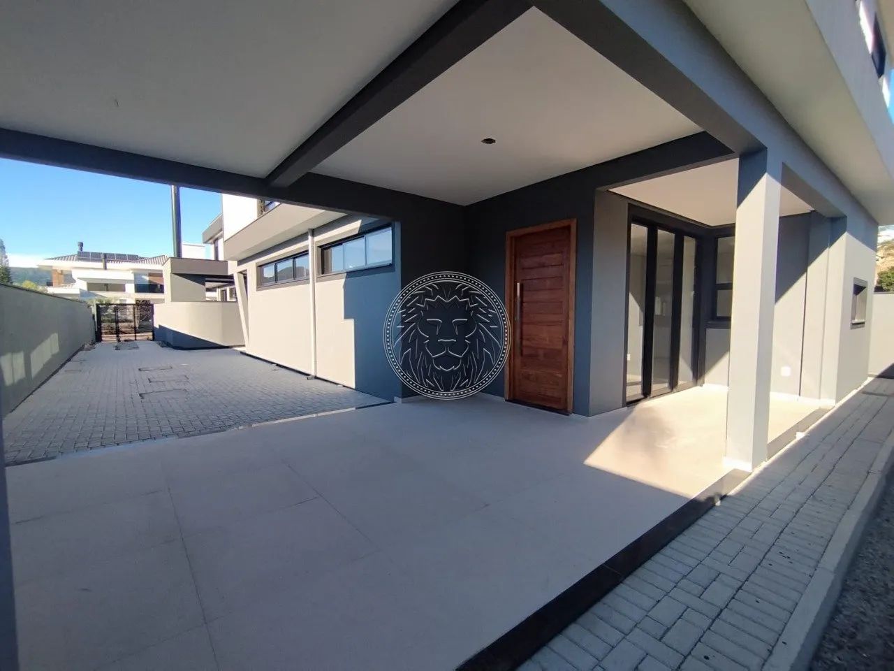 Casa com 3 Dormitórios na Praia Açores em Florianópolis SC