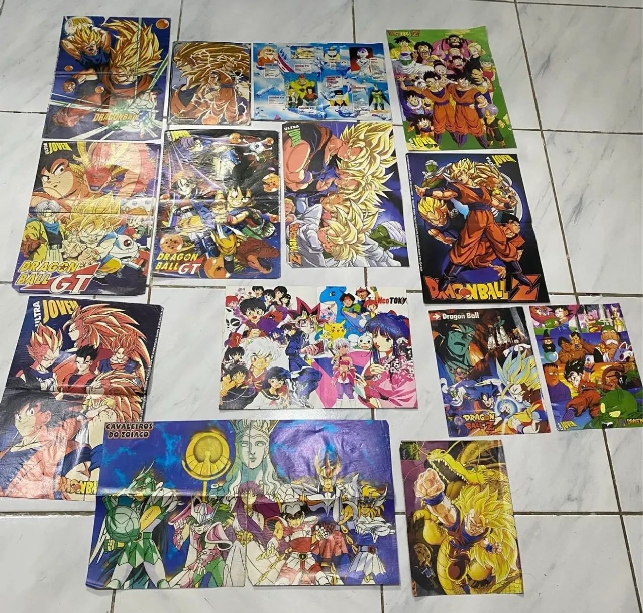 LOTE : pôsteres Dragon ball e variado 