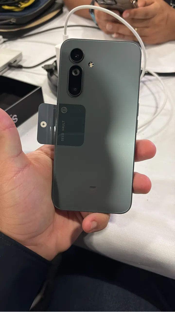 Seeker Celular Phone Solana Mobile - 128GB - Celulares e