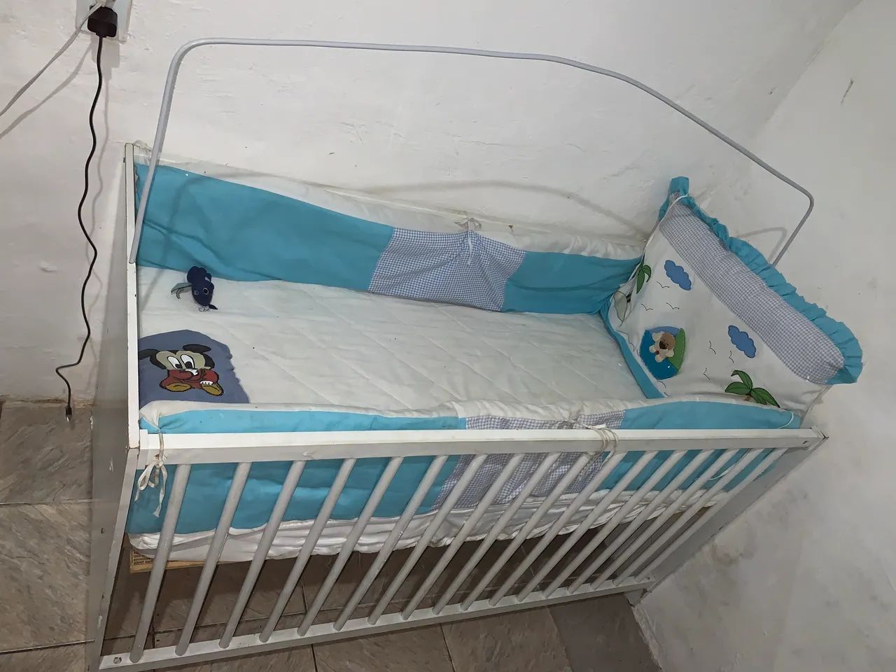 Berço com colchão , aceito oferta 