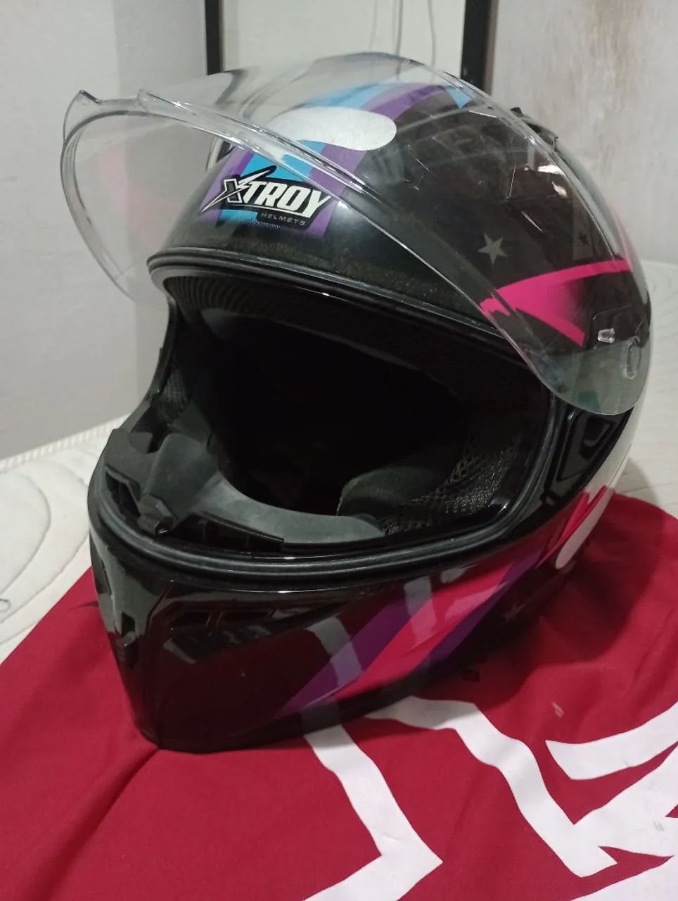  Vendo capacete masculino e feminino 300 cada  - Foto 3