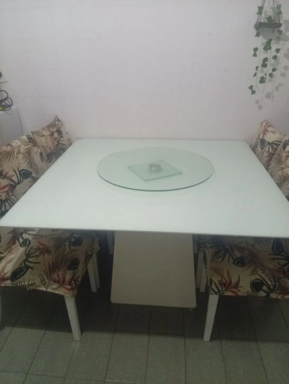 Mesa com 6 cadeiras