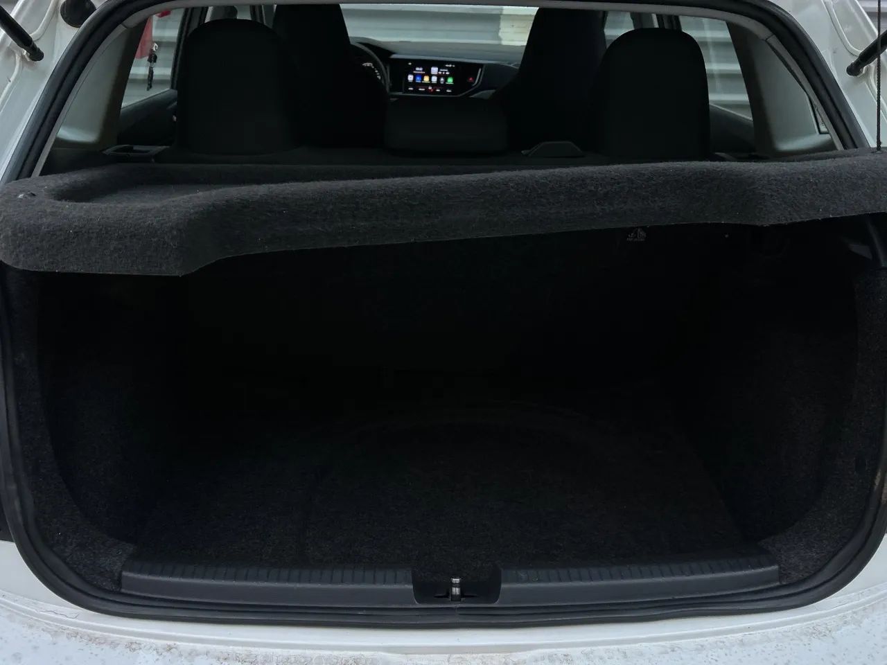 Volkswagen Polo Track 1.0 Flex 12V 5p, foto 16 de 17