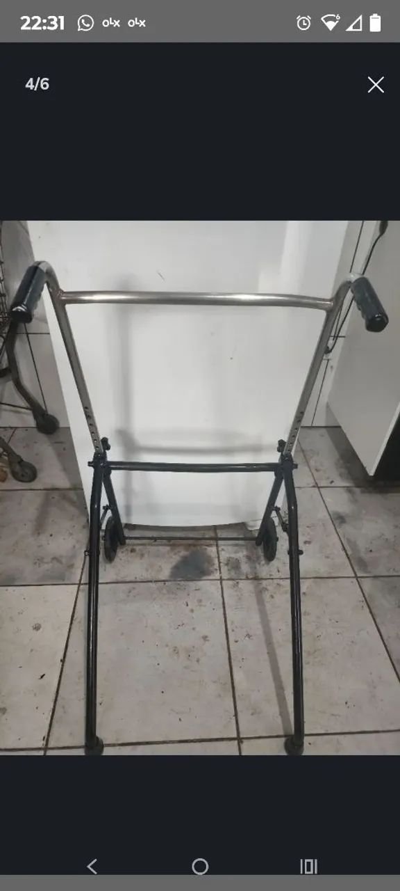 ANDADOR TRIANGULAR PARA LOCOMOÇÃO 