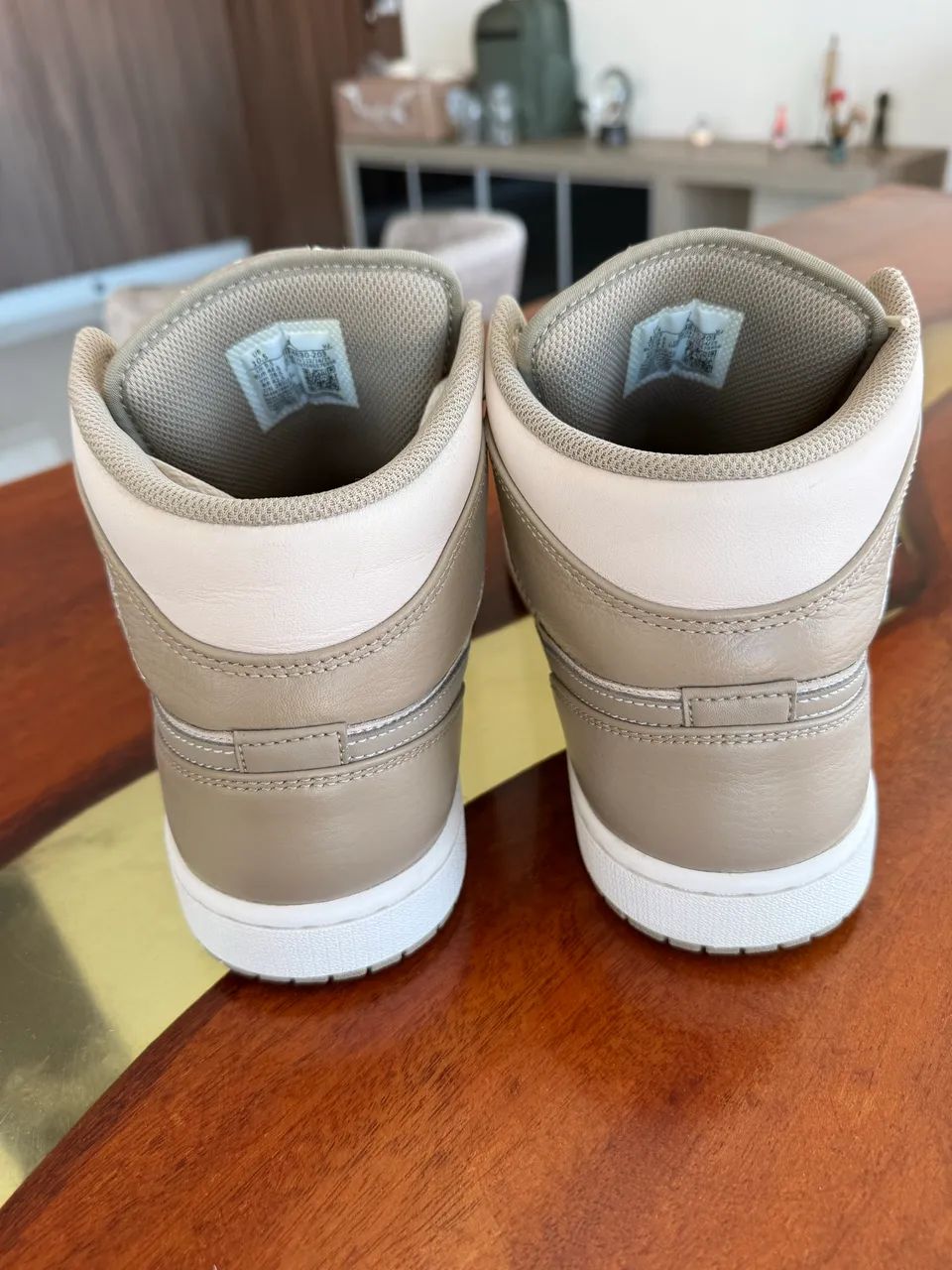 Tênis Air jordan 1 mid bege  - Foto 4
