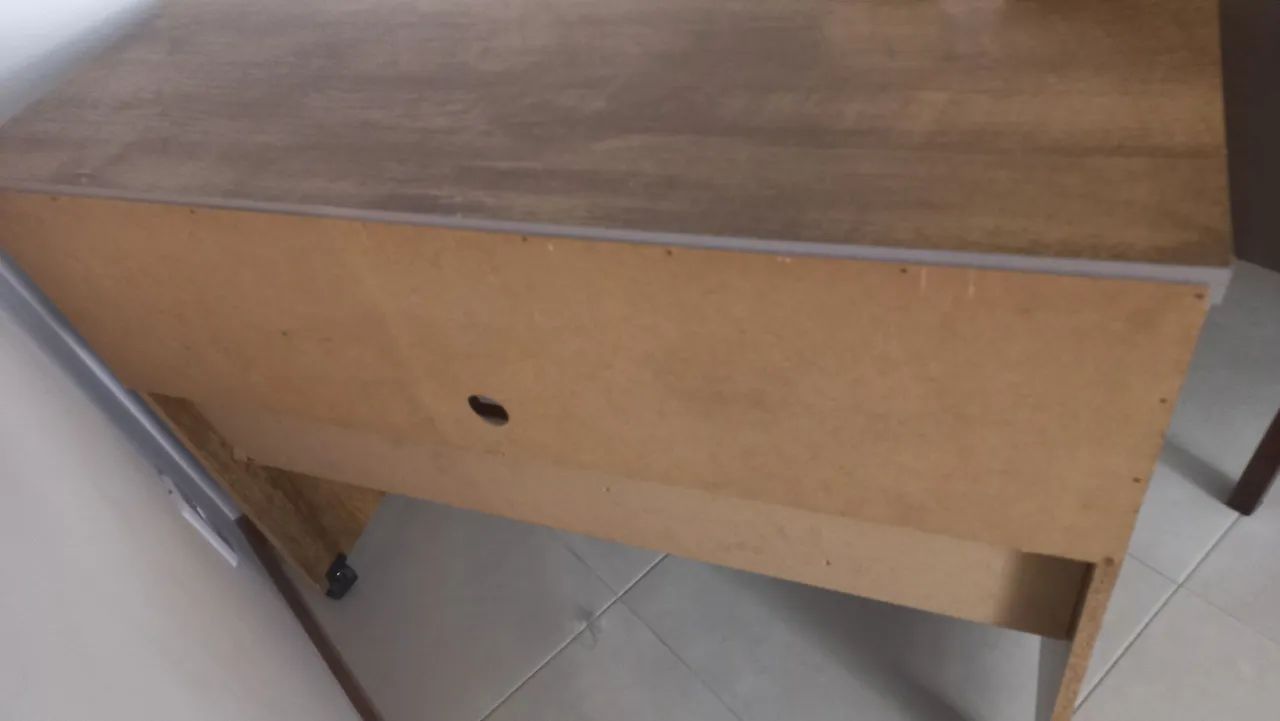 Mesa escritório com gaveta - Foto 4