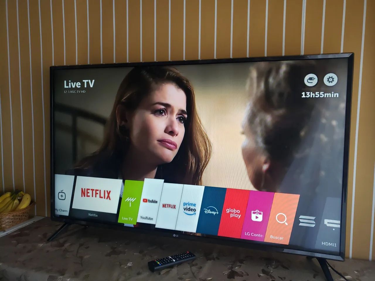 Smart tv 50 polegadas led com pezinho e controle  - Foto 2