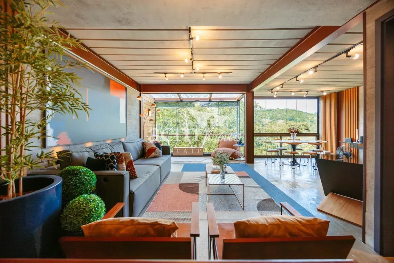 Excepcional imóvel totalmente mobiliado, moderno, 3 suítes