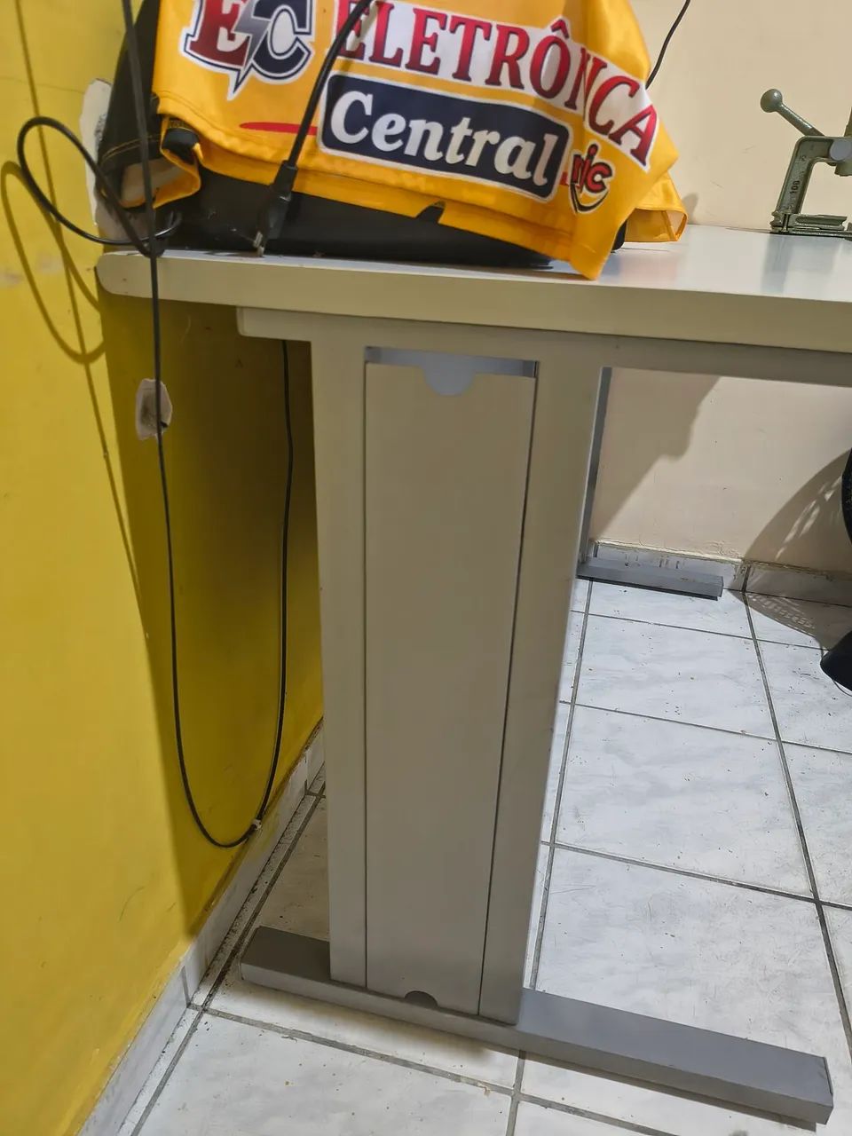 Mesa industrial, base em ferro. - Foto 3