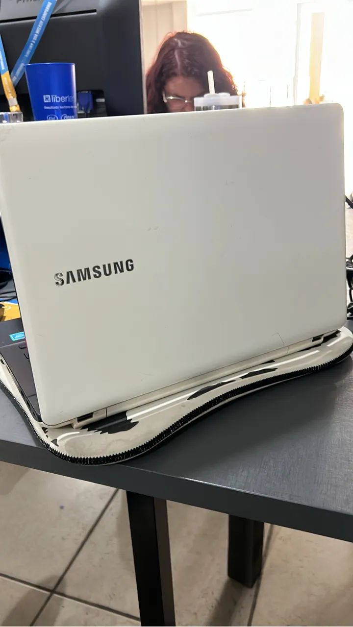 Notebook Samsung Branco Intel(R) Celeron(R) 3205U 4GB Usado - Foto 2