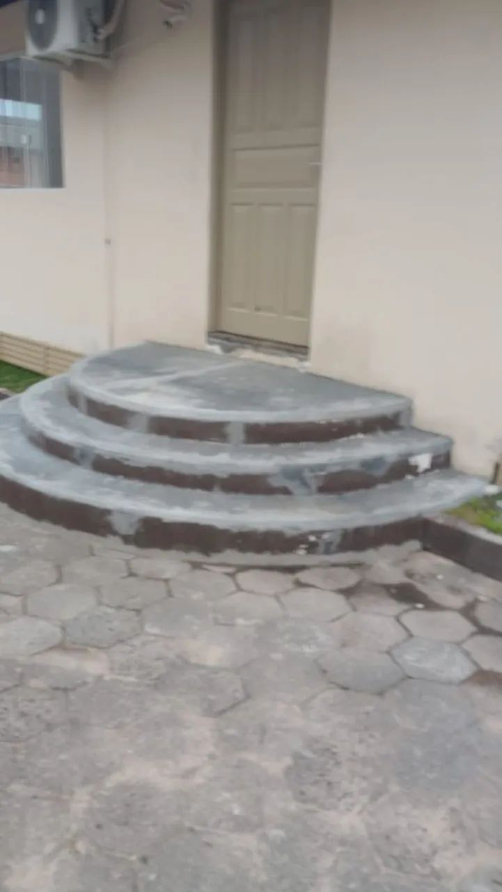 Pinturas e restaurações externas e internas - Foto 2