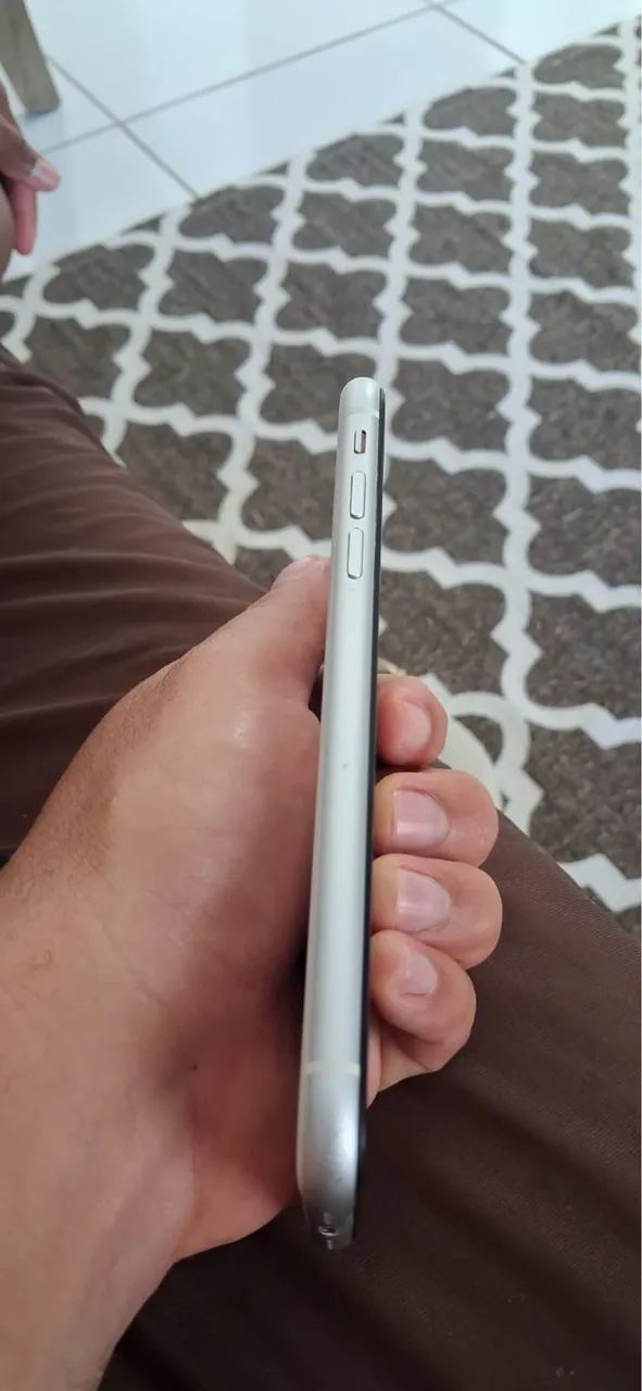 iPhone XR 64g - Foto 4