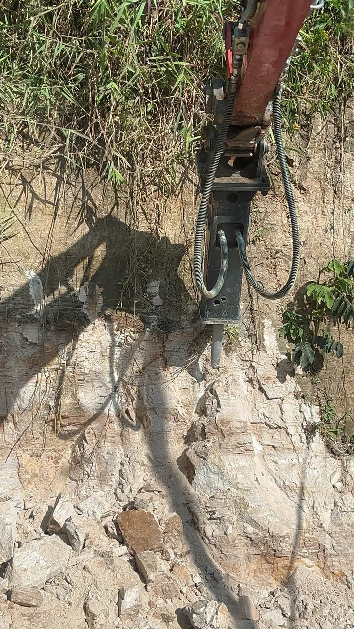 Locação de Mini Carregadeira ? Bobcat? 
