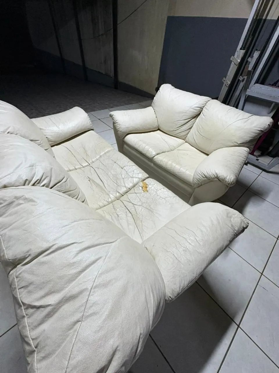 Conjunto de sofá bege usado - Foto 2