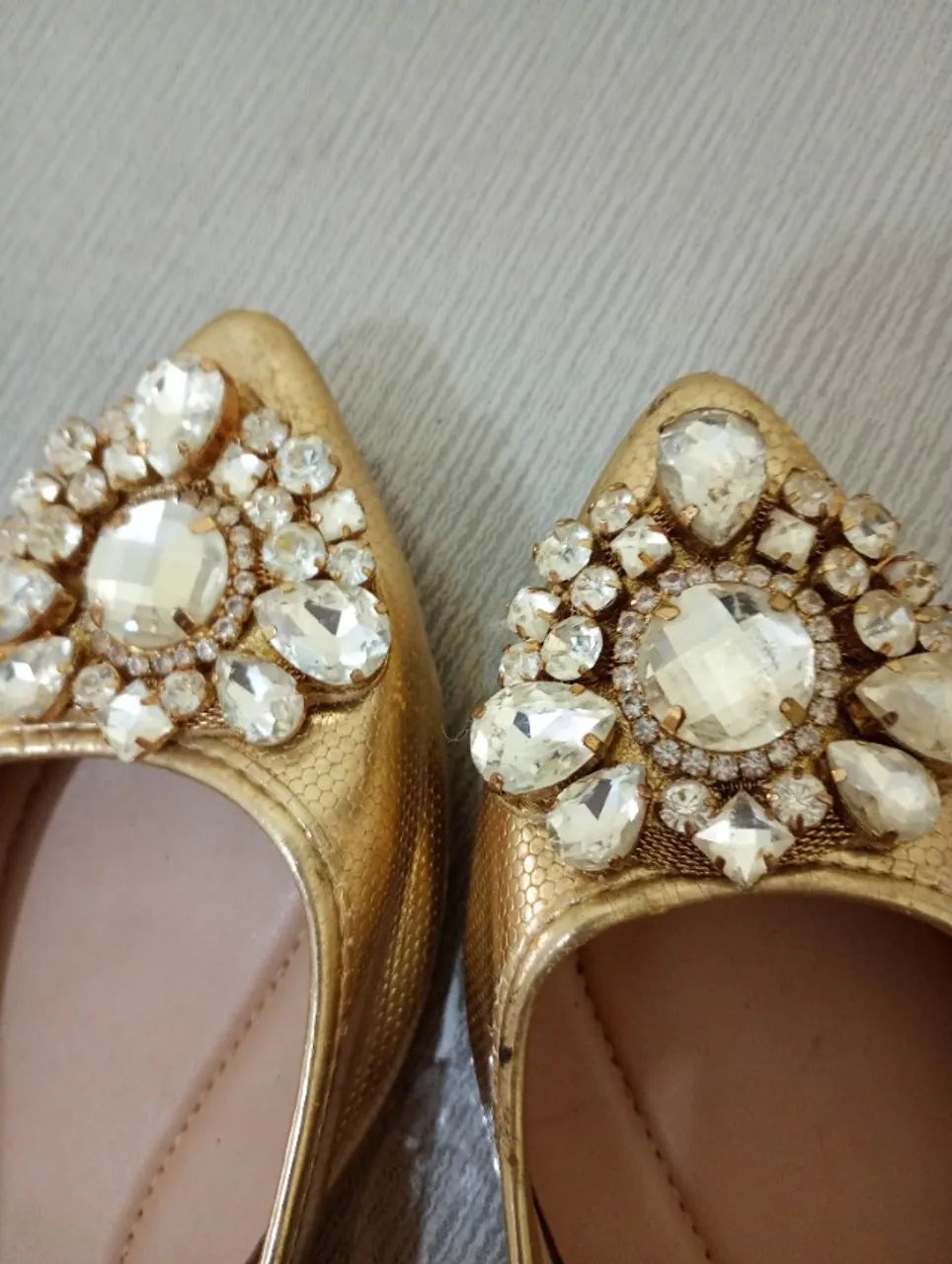 sapatilha dourada Carmen Steffes 38 - Foto 4