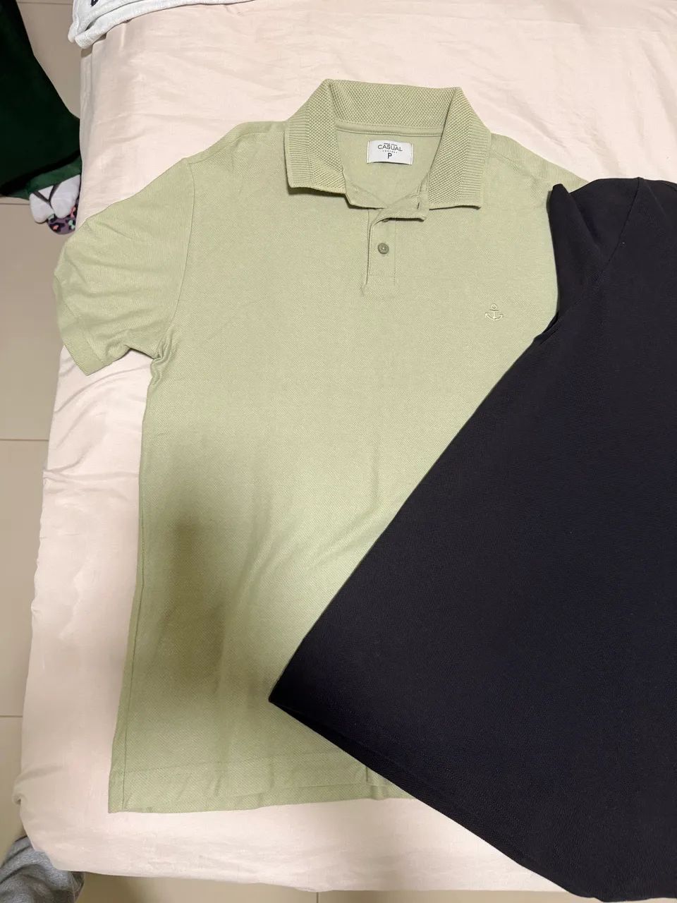 CAMISA POLO PRETA E VERDE (TAM P) - Foto 2