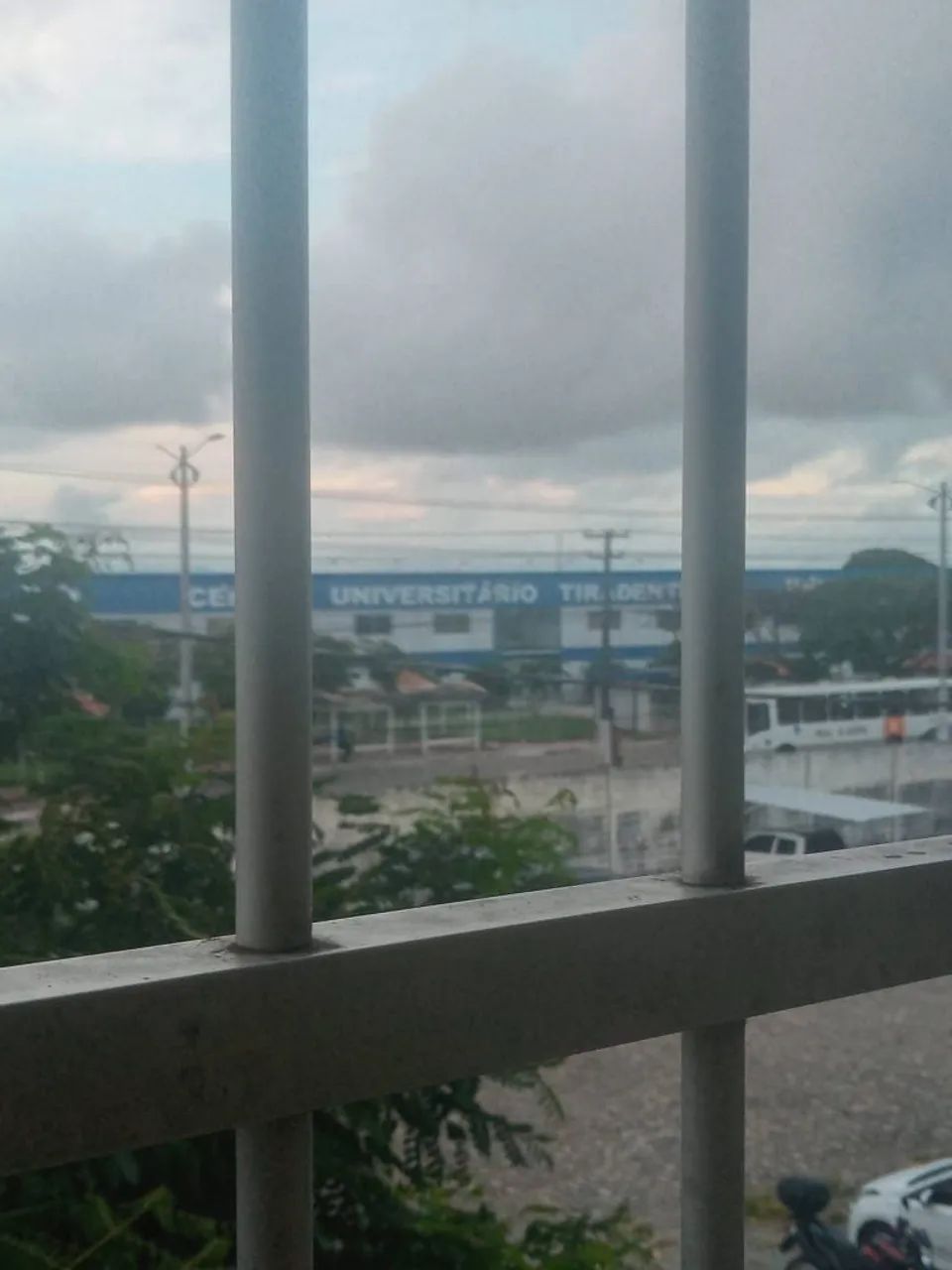 Alugo apartamento 