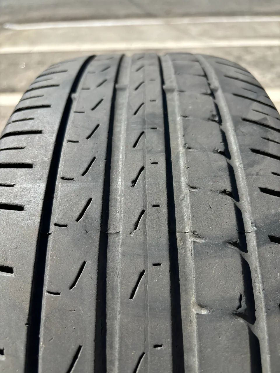 Pneu Usado Pirelli e Brigstone