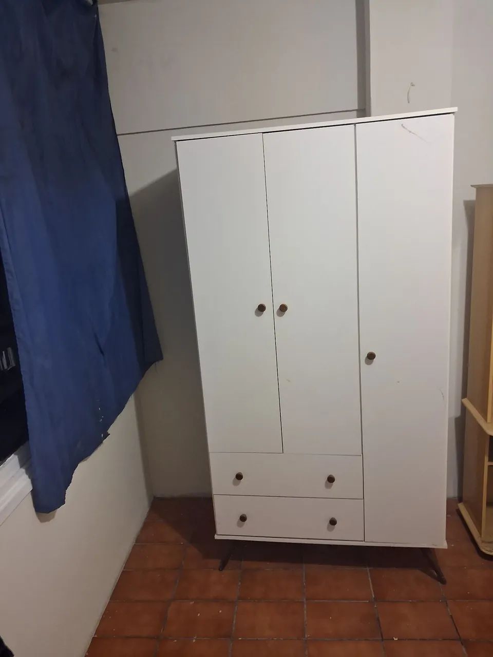 Vendo guarda roupa solteiro, bem conservado e ótimo preço.  - Foto 2