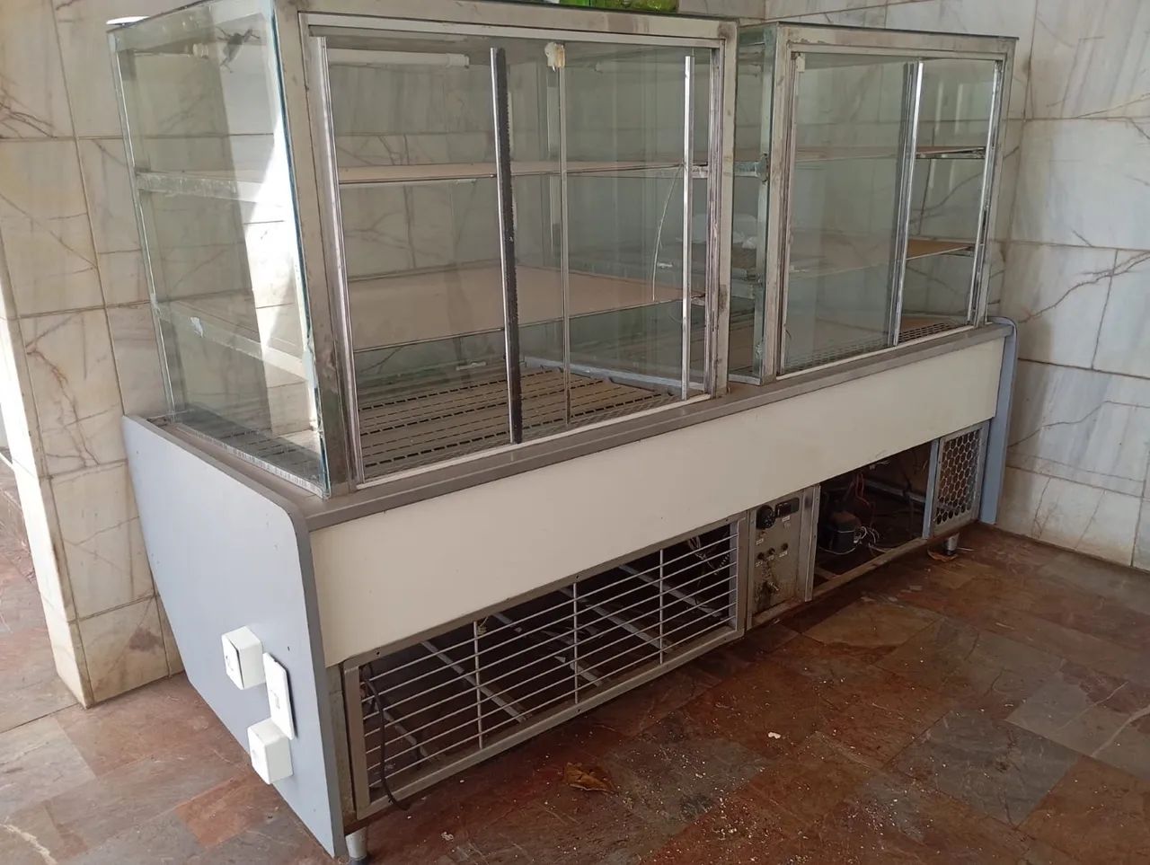 Balcão vitrine quente e frio 