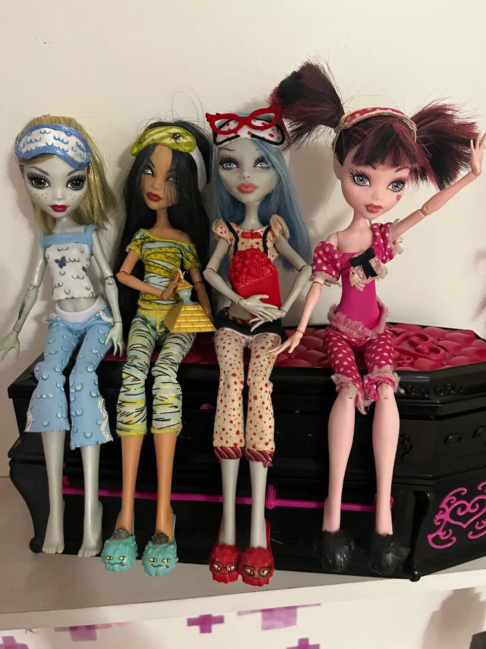 DEAD TIRED MONSTER HIGH LOTE COM CAIXÃO 