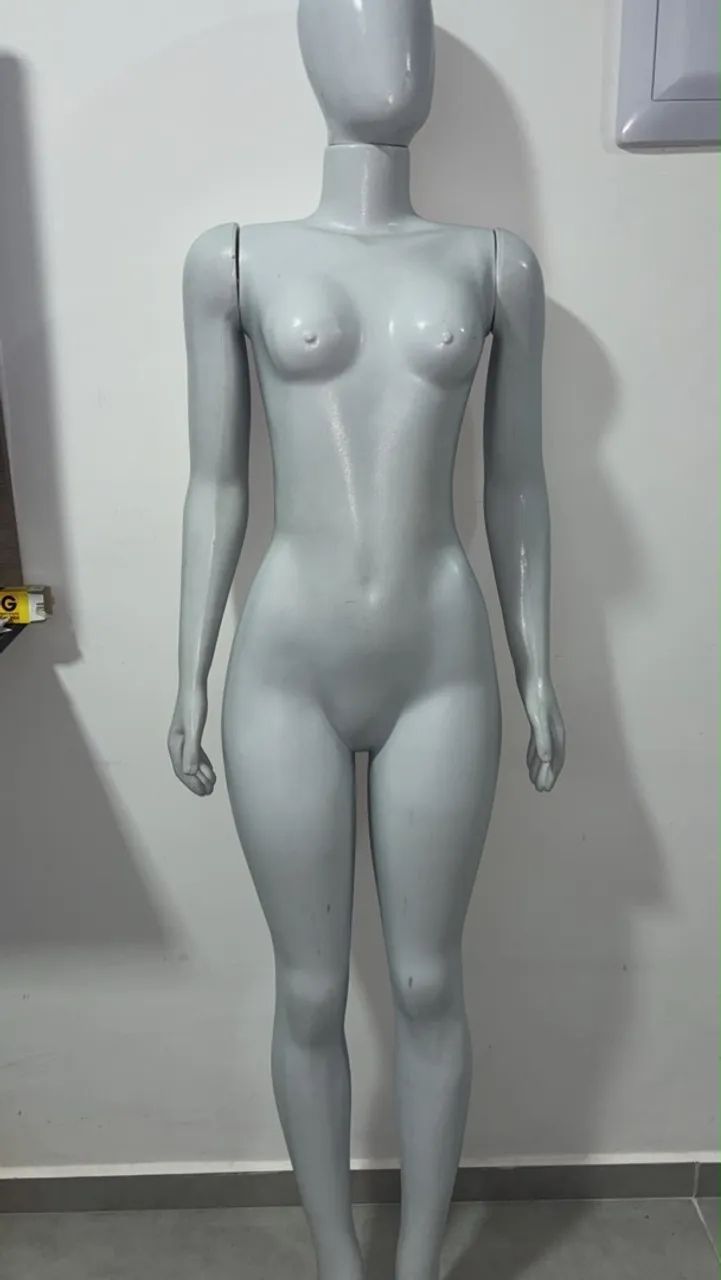 Vendo manequim completo em ótimo estado  - Foto 2