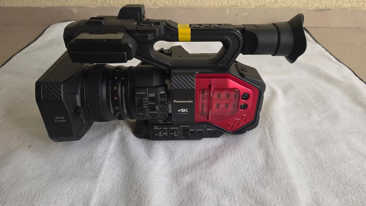 Câmera Panasonic DVX 200 4K 