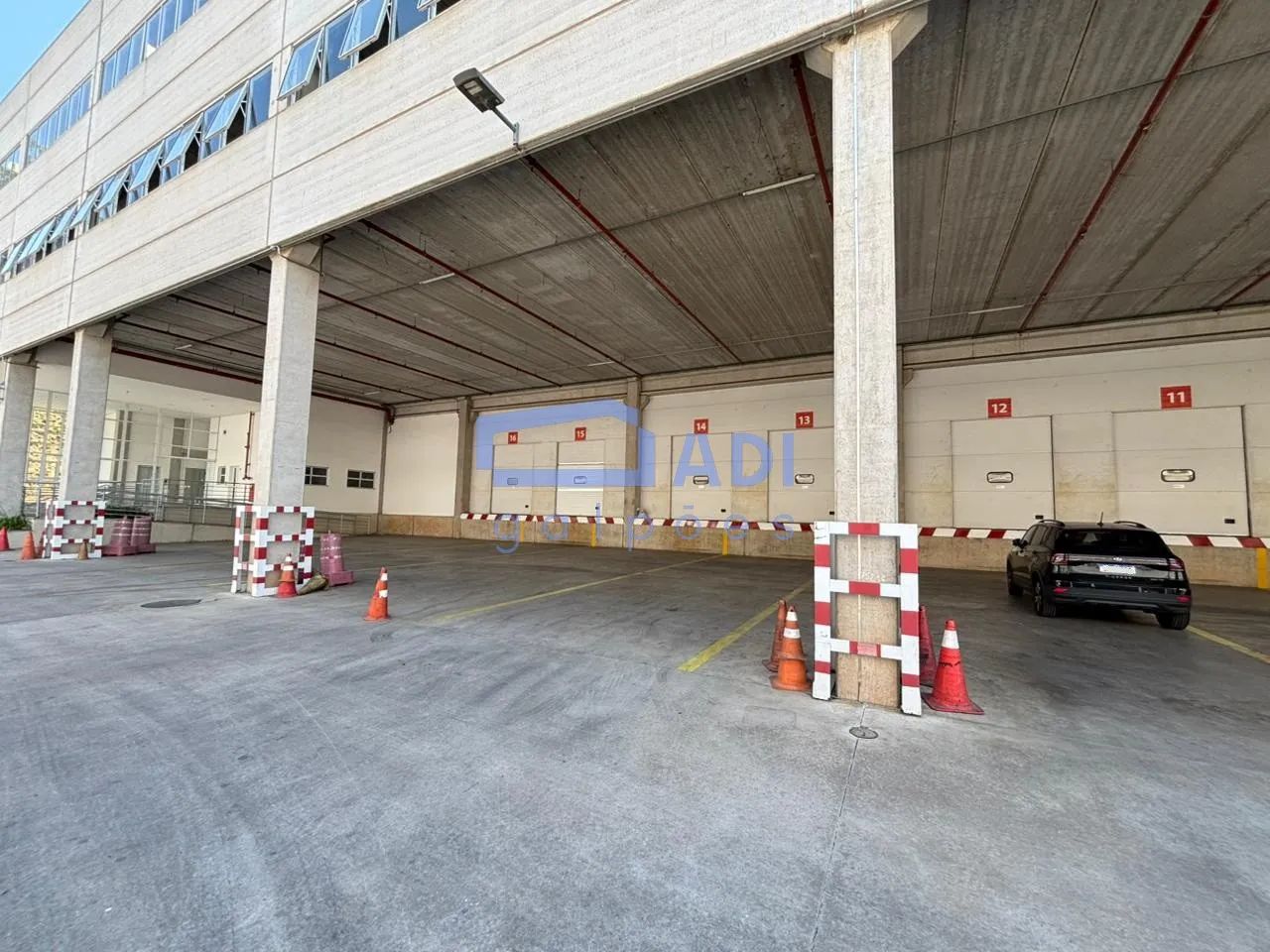 Galpão 16598 m² - 32 docas - Castelo Branco  São Roque - Foto 2