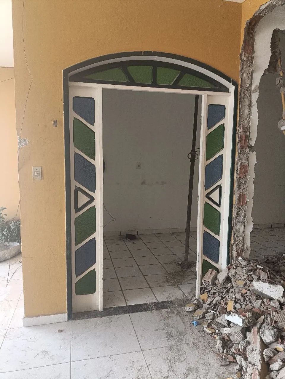 Porta e 2 janelas 