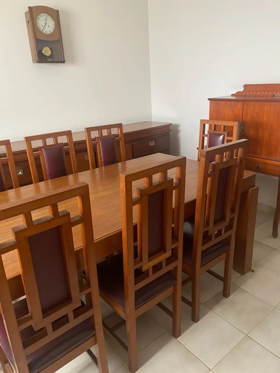Conjunto mesa , 8 cadeiras e buffet madeira nobre - Foto 2