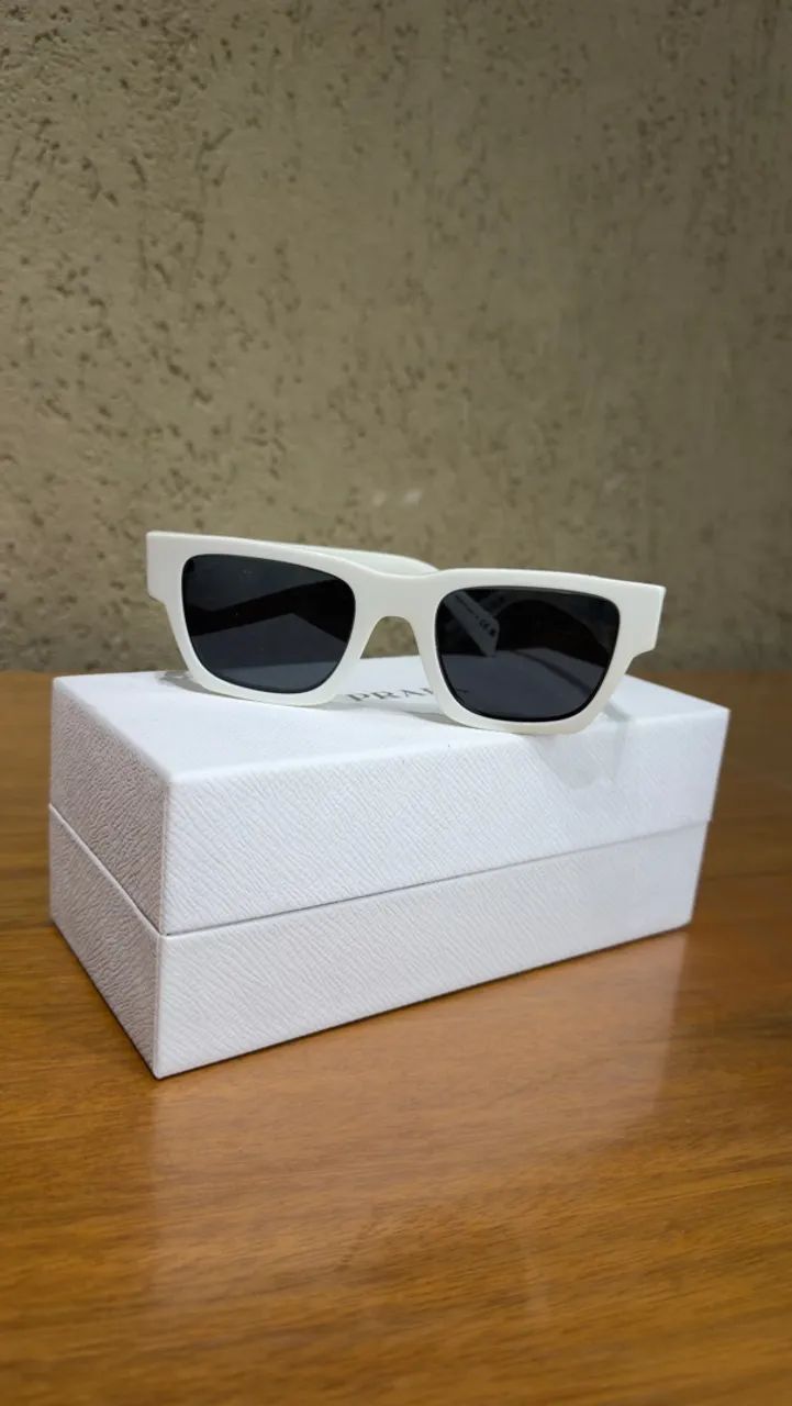 Óculos Prada Branco (Original, Pouco Usado e Completo) - Foto 2