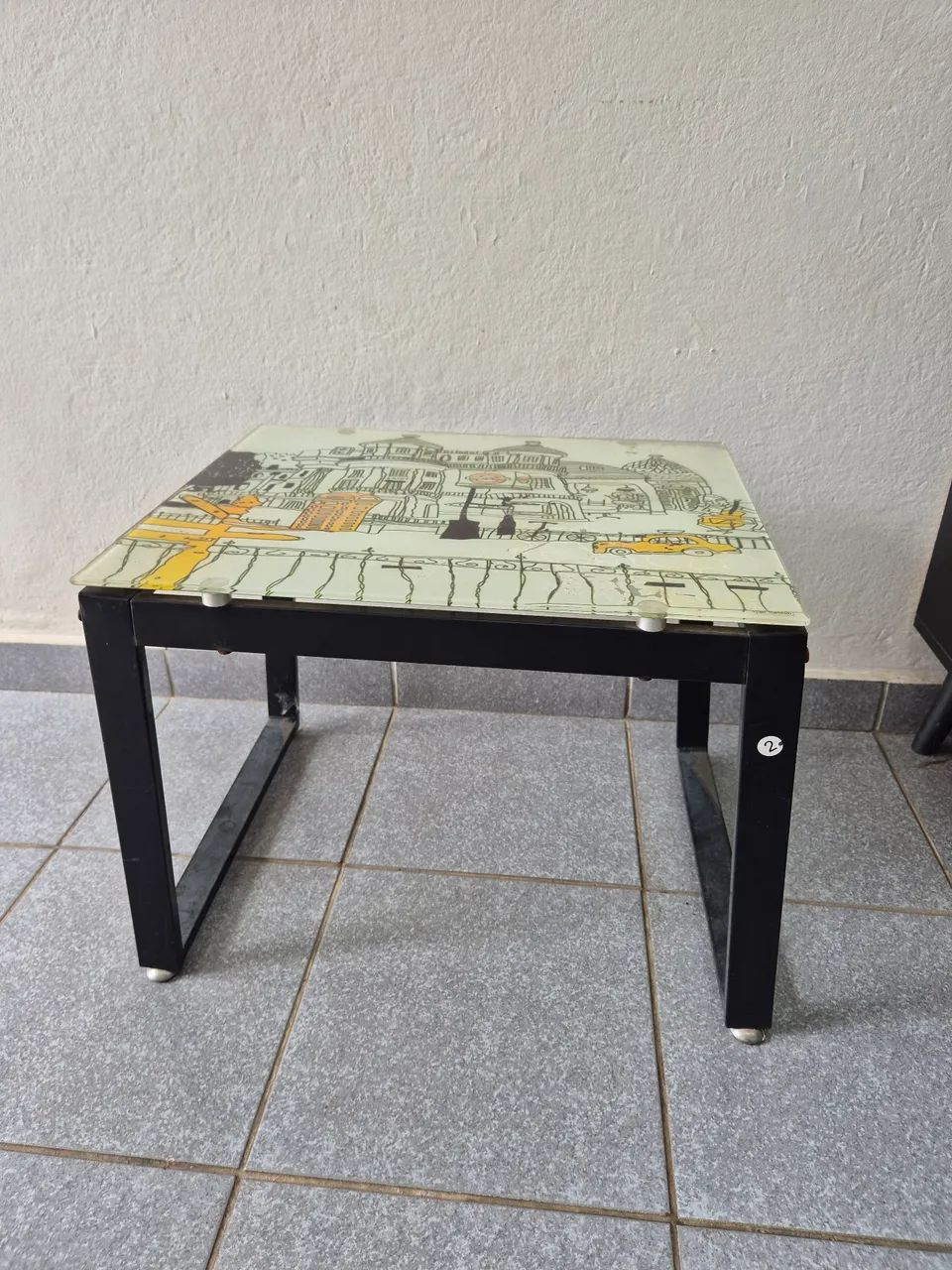 Mesinha de canto retrô