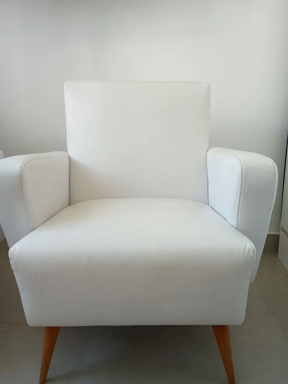 Poltrona vintage couro branco65578359721089121