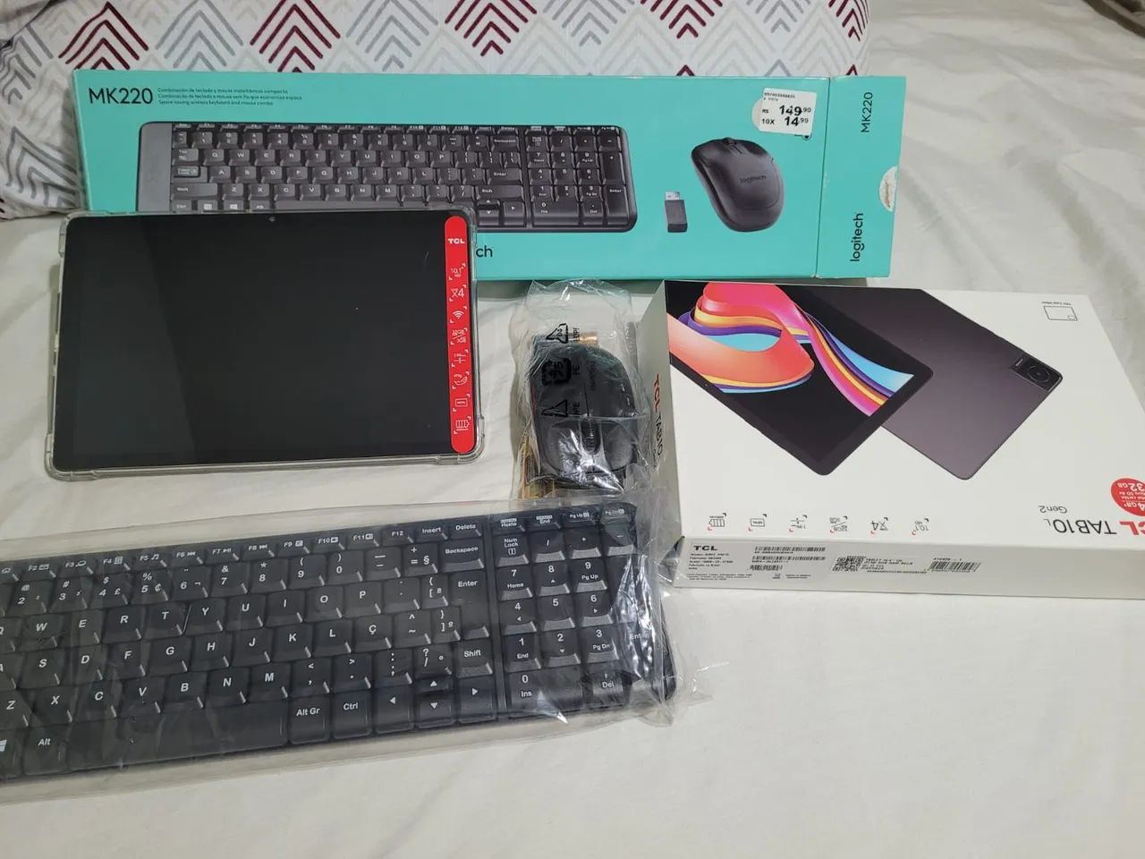 Tablet com teclado novo completo 