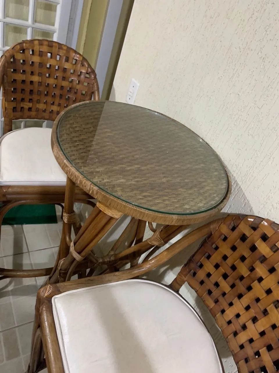 Conjunto mesa e bancos bistrô 