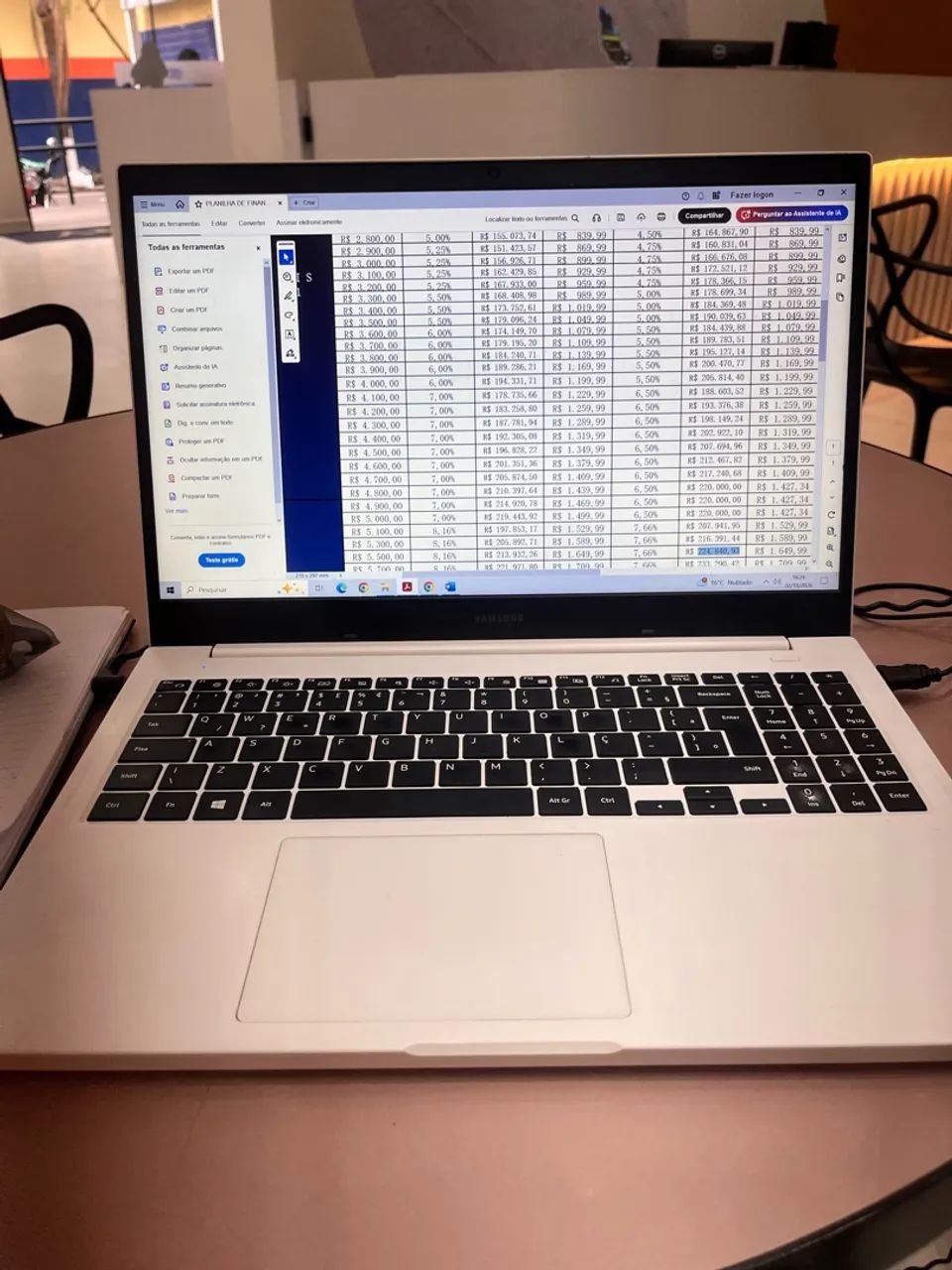 Samsung Book NP550XDA-KO2BR (branco)