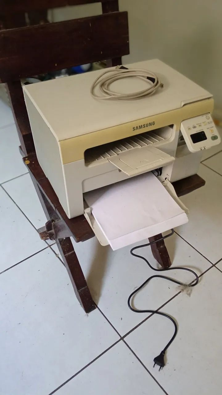 Vendo impressora laser, perfeito estado. 