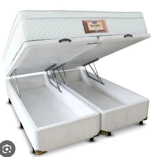 Cama king size plush + baú 