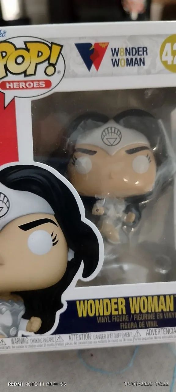 Funko Pop Wonder Womam White Lantern - Foto 2