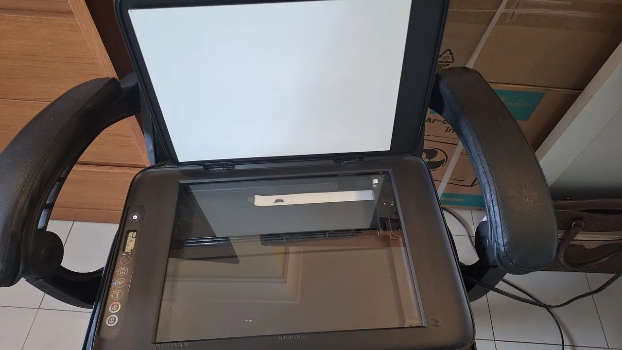 Impressora HP Deskjet Advantage 2774 - Foto 3