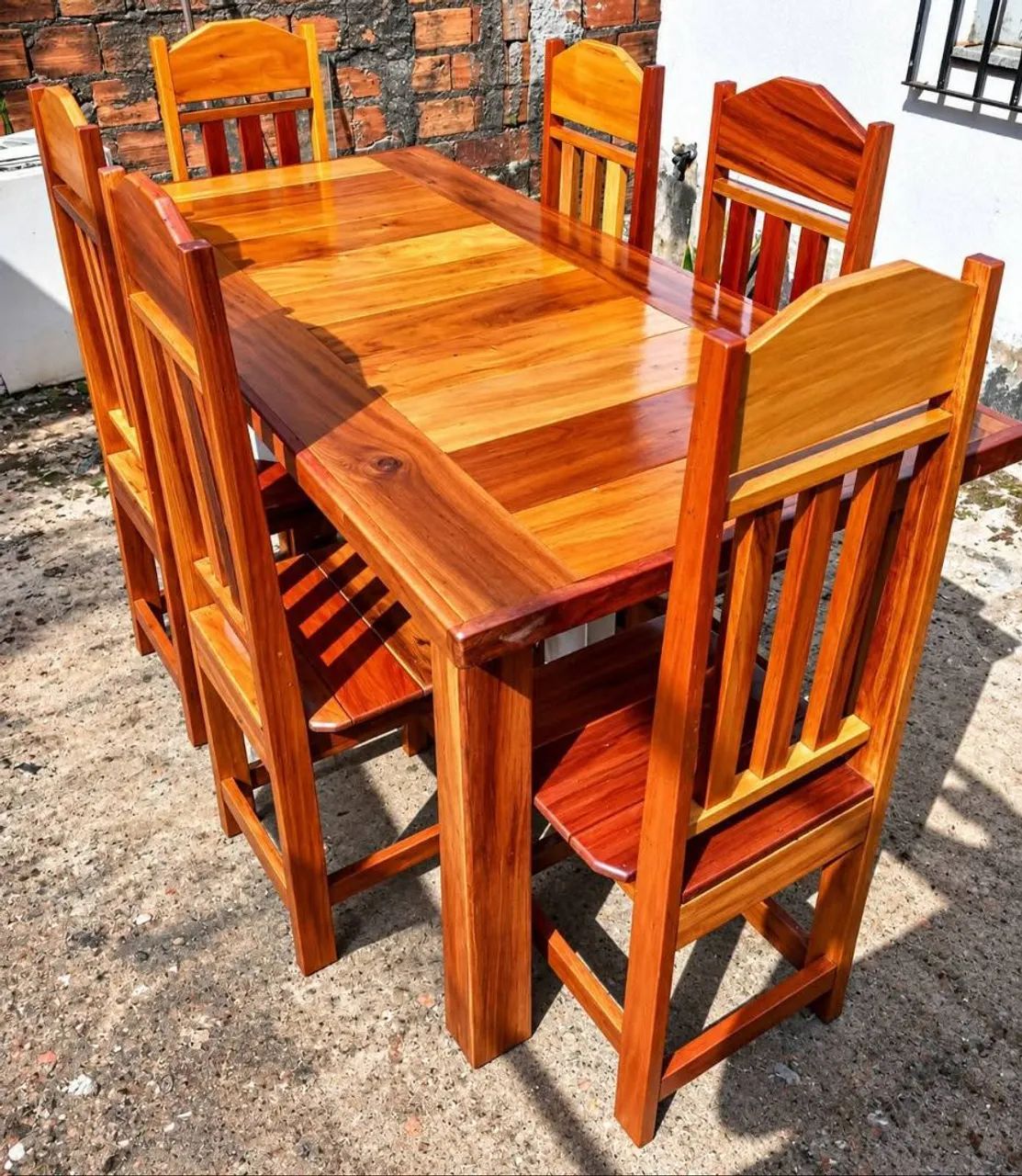 MESA DE MADEIRA COM 4 6 CADEIRAS - Foto 2
