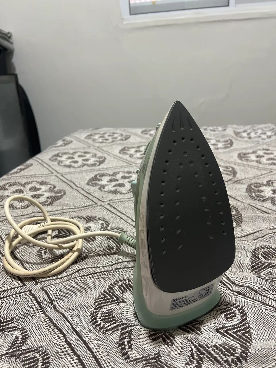 Ferro de passar Electrolux 127v - Foto 2