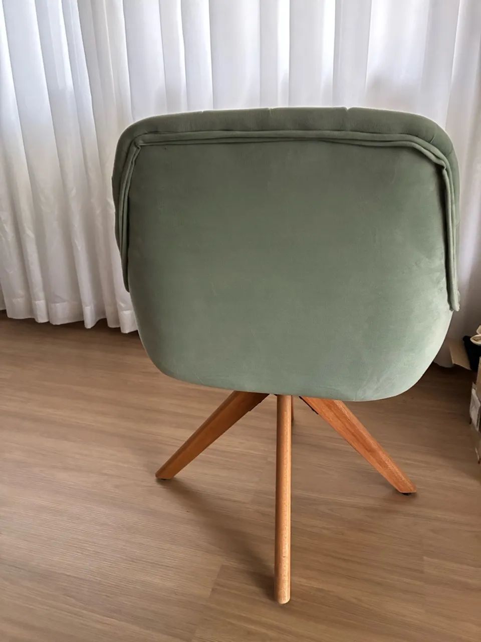 Poltrona giratória verde água  - Foto 3