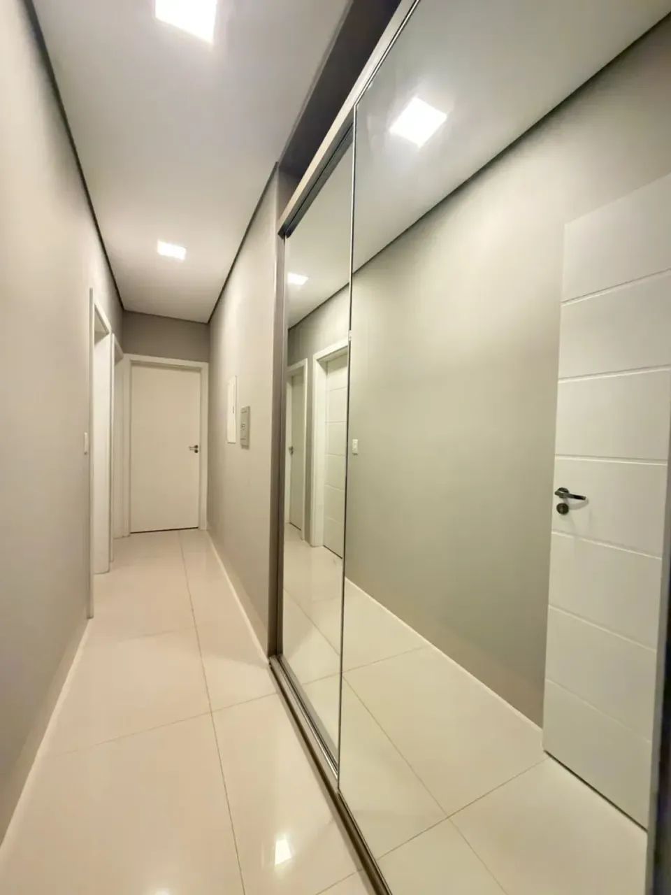 CASA TERREA COM 3 SUITES, 442m2 À VENDA - COND FLORAIS DOS LAGOS - Foto 5