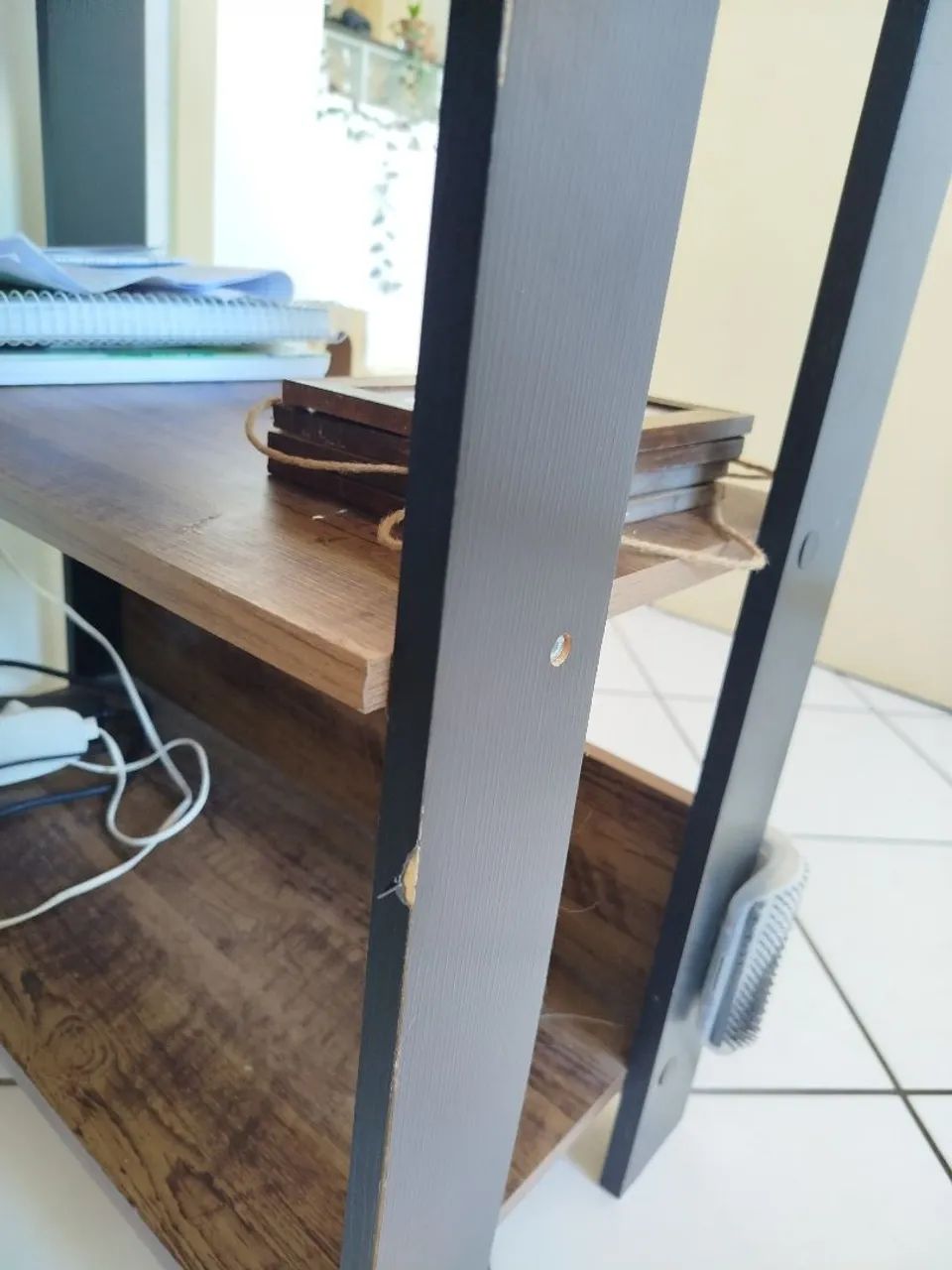 Mesa de escritório com prateleira  - Foto 4