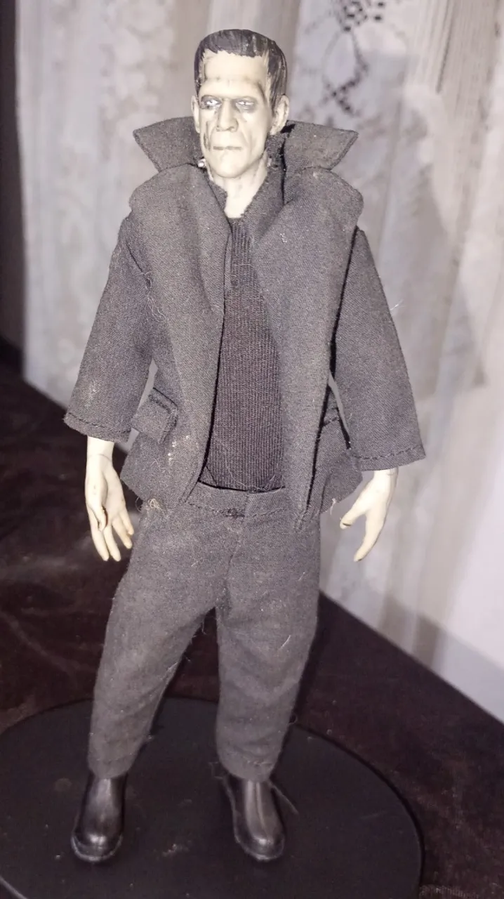 Mezco Cinema Of Fear 1/6 Jason Voorhees - Sexta Feira 13 Remake
