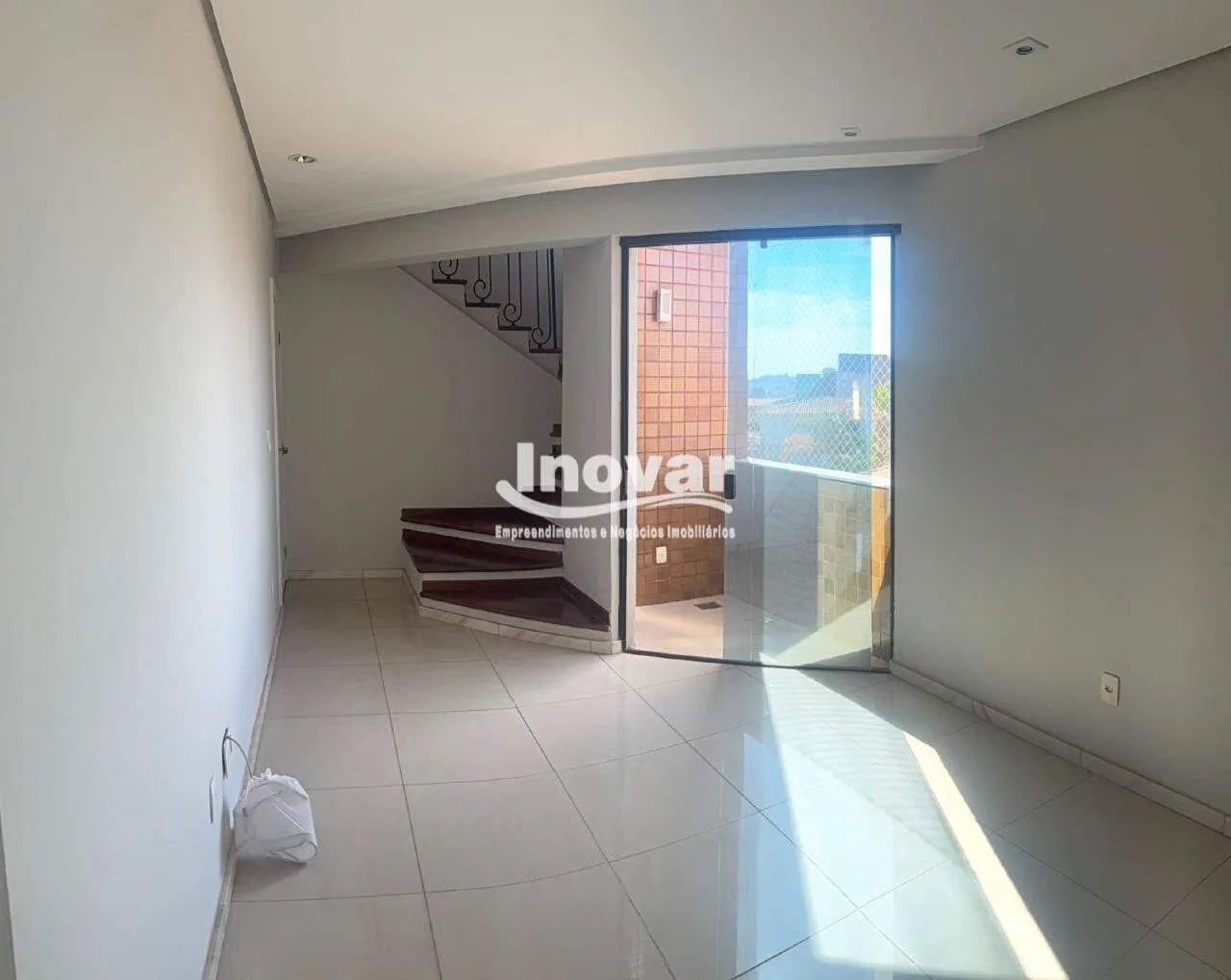 Cobertura com aprox 217 m2 total, 3 quartos com 1 suíte, 2 vagas, piscina e saúna, proximo - Foto 3